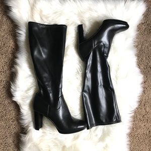 Sexy stretch faux leather boots!